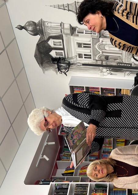 Пані Теодозія розповідає про трагедію вимушеного полишення дому в історичному зрізі.